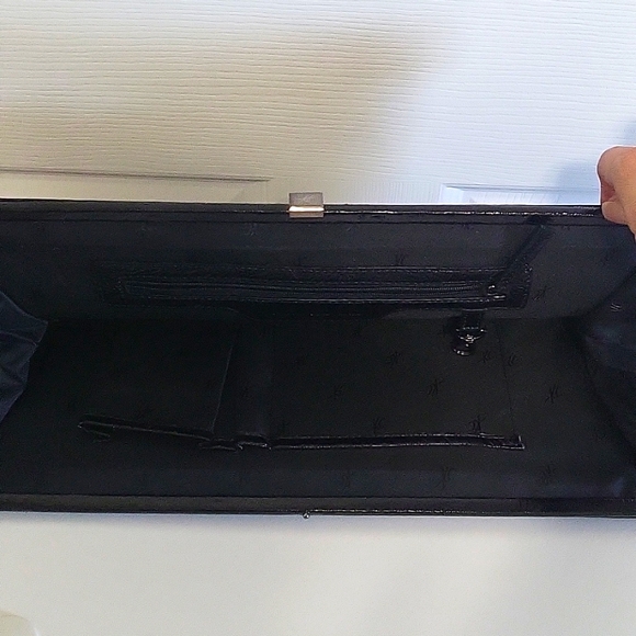 *HOMECOMING* Kenneth Cole clutch - Picture 6 of 10